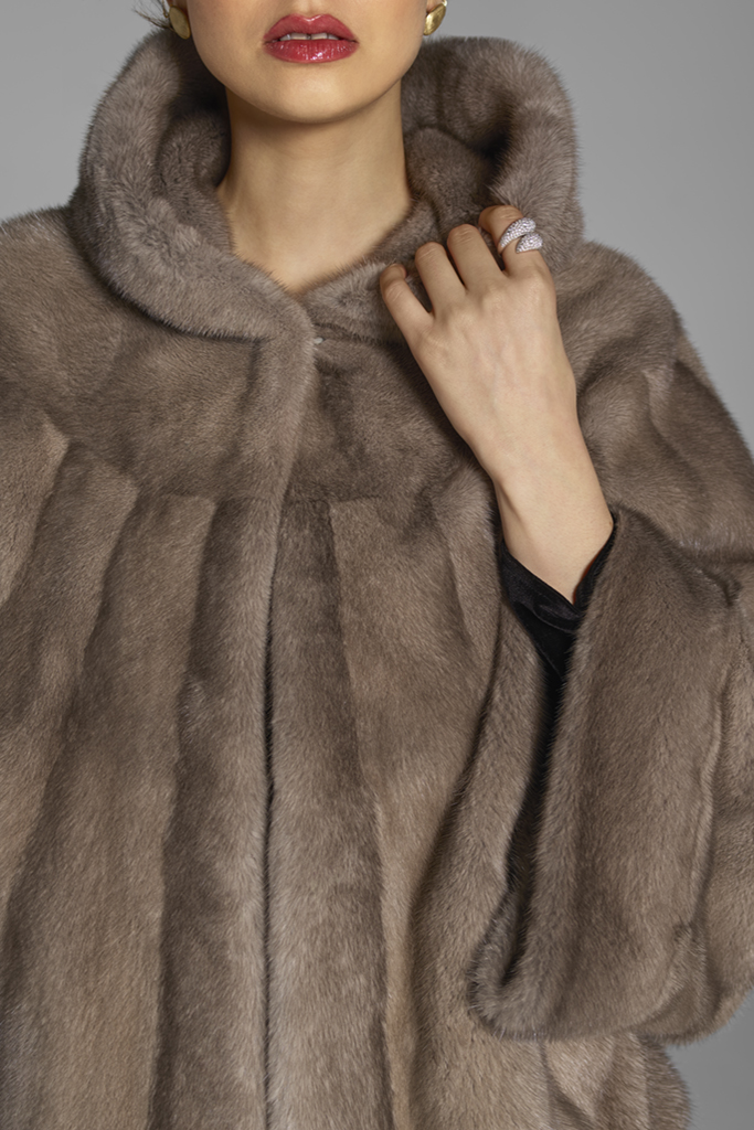 Haina de blana naturala de vizon (nurca), cu gluga, 019K, Blue Iris, Aria, Carolina Design Haina de blana naturala de vizon (nurca), cu gluga, 019K, Blue Iris, Aria, Carolina Design