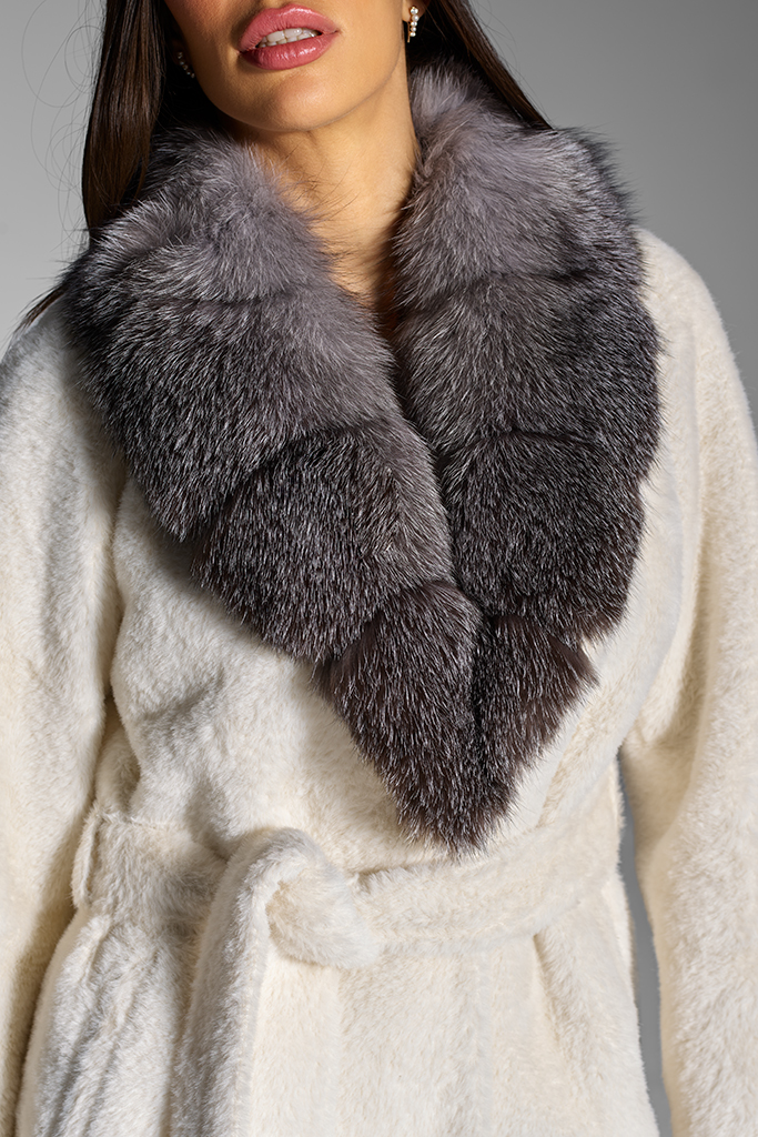 Palton din Alcantara cu blana naturala de Vulpe Argintie, Daria, cu cordon si capse, Alb, Carolina Design