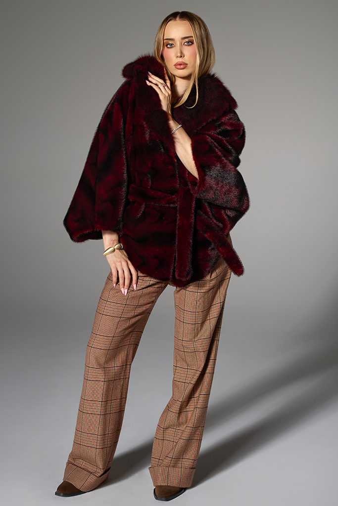 Poncho din alcantara cu blana naturala de vulpe polara si cordon, Sangria, Carolina Design