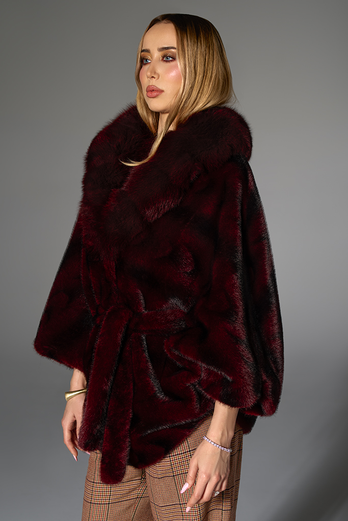 Poncho din alcantara cu blana naturala de vulpe polara si cordon, Sangria, Carolina Design