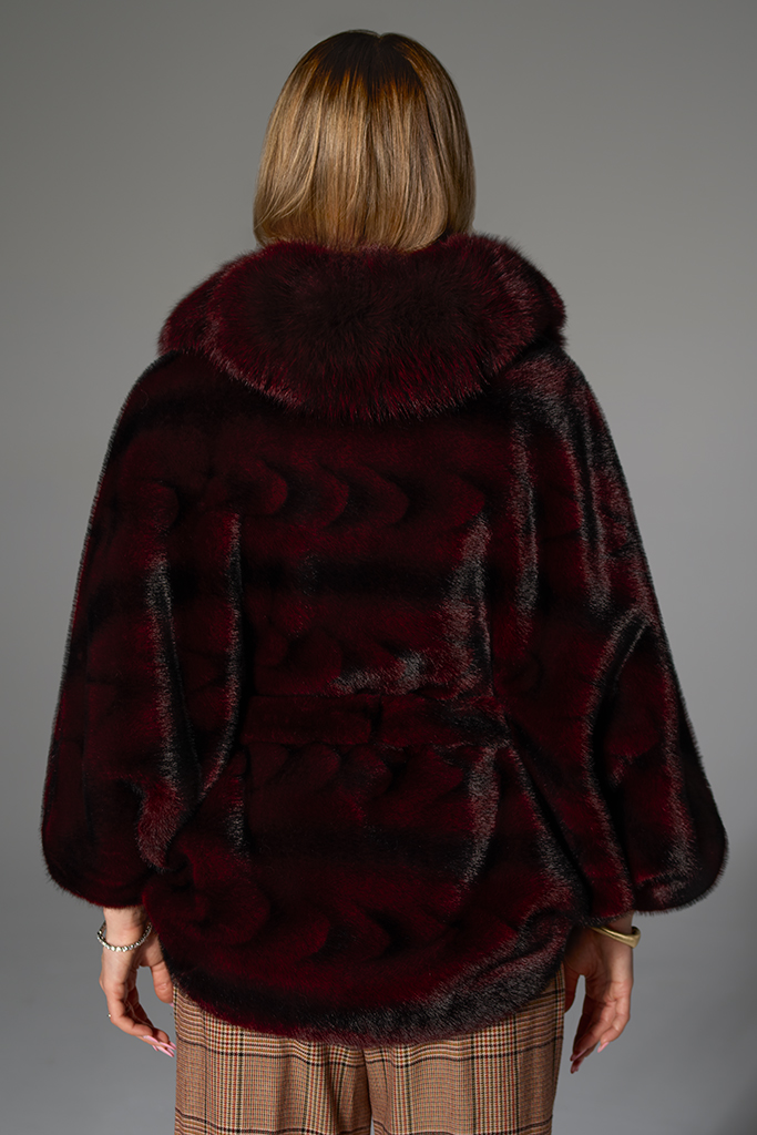 Poncho din alcantara cu blana naturala de vulpe polara si cordon, Sangria, Carolina Design
