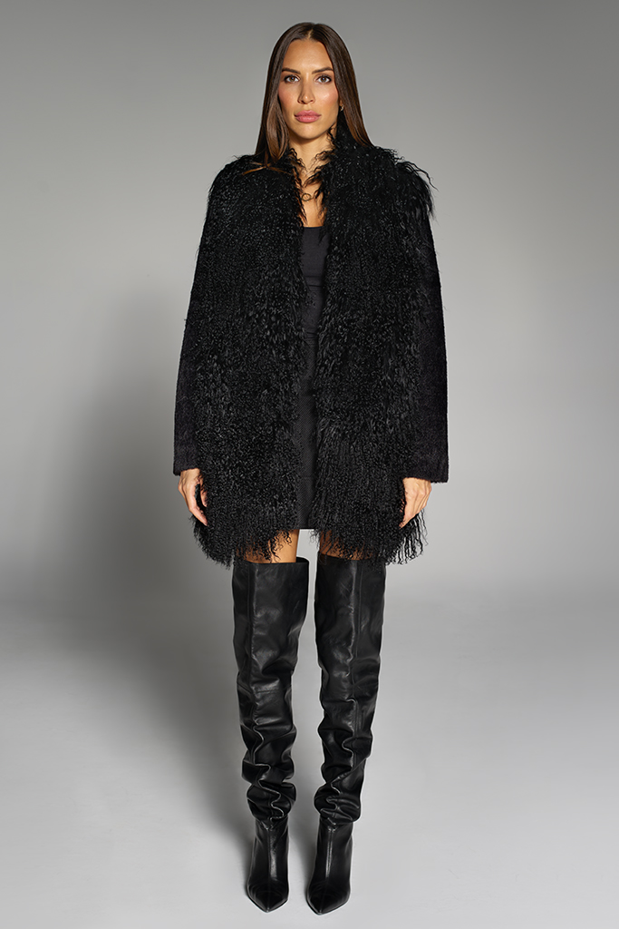 Haina din Alcantara cu blana naturala de Miel Tibetan, Negru, Carolina Design Haina din Alcantara cu blana naturala de Miel Tibetan, Negru, Carolina Design