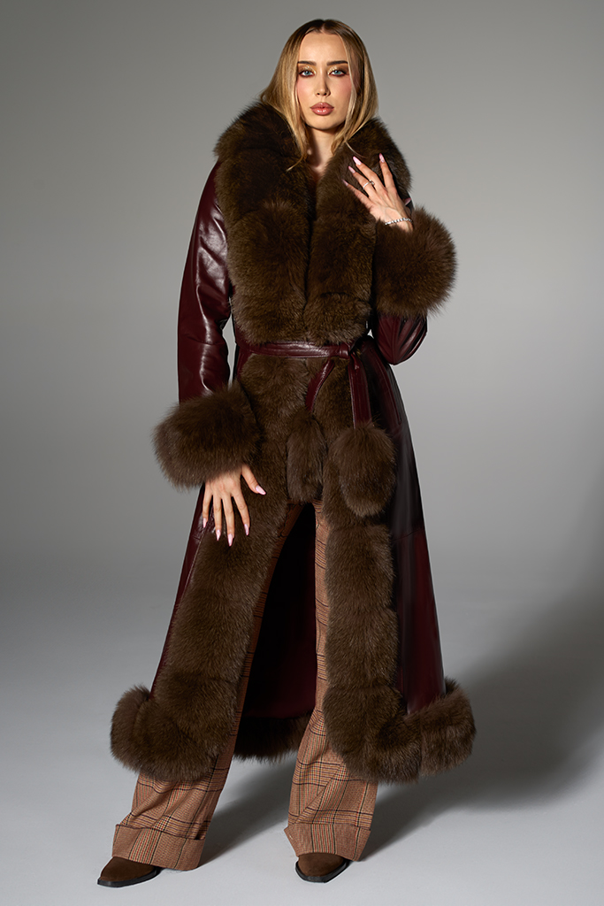 Palton din piele naturala cu blana naturala de Vulpe Dark Chocolate, Burgundy, Dua Lipa, Carolina Design