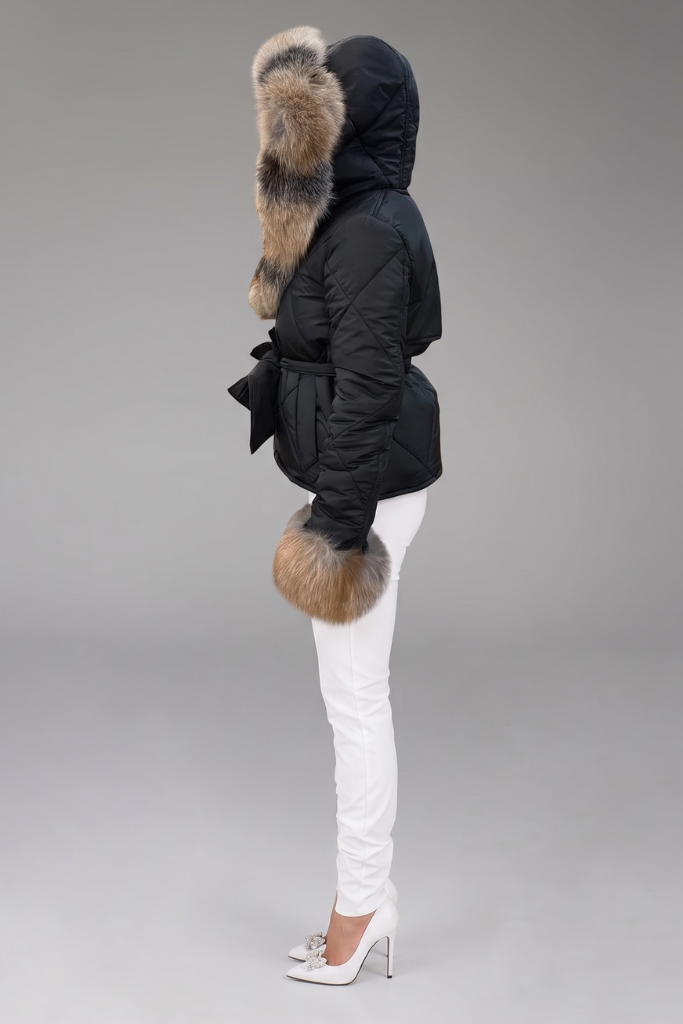 Geacă Parka Scurtă Impermeabilă cu blană naturală de vulpe canadiană, Thalia, DO 60, Negru, Carolina Design Geacă Parka Scurtă Impermeabilă cu blană naturală de vulpe canadiană, Thalia, DO 60, Negru, Carolina Design