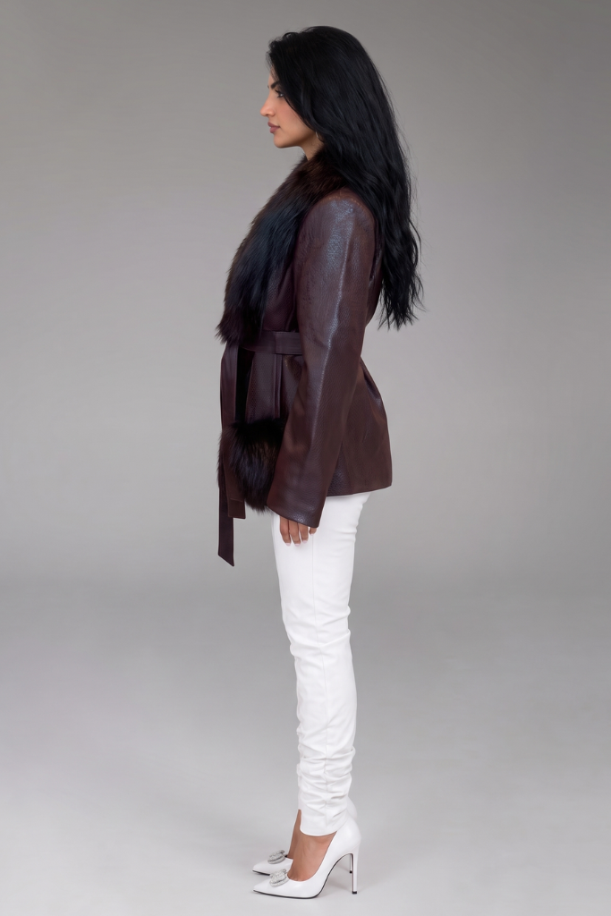Haină din Piele Naturală Texturată cu Blană de Vulpe Argintie, MK 2663ZG, Evadne, Burgundy, Carolina Design Haină din Piele Naturală Texturată cu Blană de Vulpe Argintie, MK 2663ZG, Evadne, Burgundy, Carolina Design