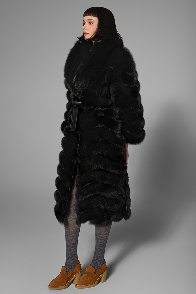 Haina de blana naturala de vulpe polara neagra, cu cordon din piele naturala, Duchesse, Carolina Design