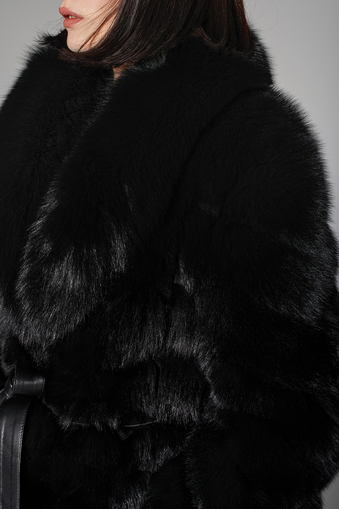 Haina de blana naturala de vulpe polara neagra, cu cordon din piele naturala, Duchesse, Carolina Design