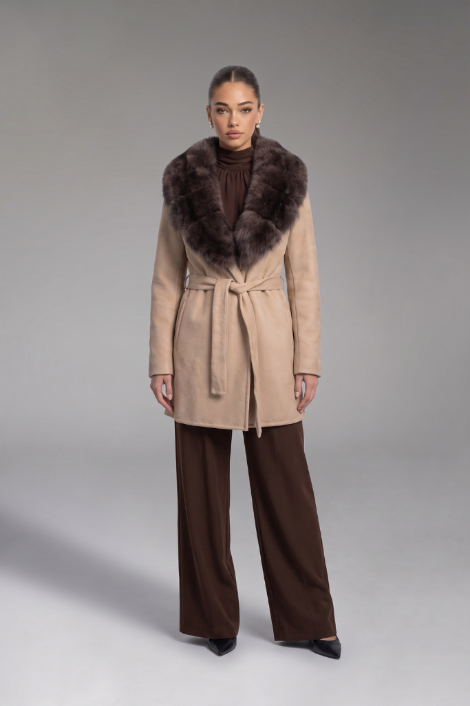 Palton Alpaka Zibellino scurt cu guler din blana naturala de vulpe samur, Bej, Aurelia, Carolina Design Palton Alpaka Zibellino scurt cu guler din blana naturala de vulpe samur, Bej, Aurelia, Carolina Design