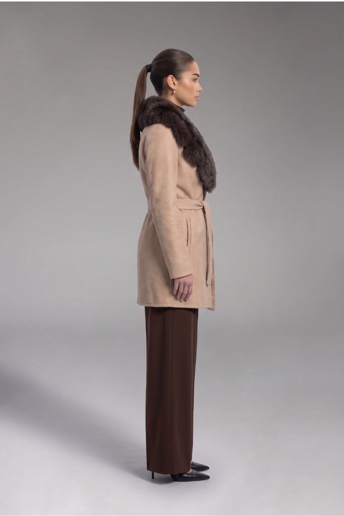 Palton Alpaka Zibellino scurt cu guler din blana naturala de vulpe samur, Bej, Aurelia, Carolina Design Palton Alpaka Zibellino scurt cu guler din blana naturala de vulpe samur, Bej, Aurelia, Carolina Design