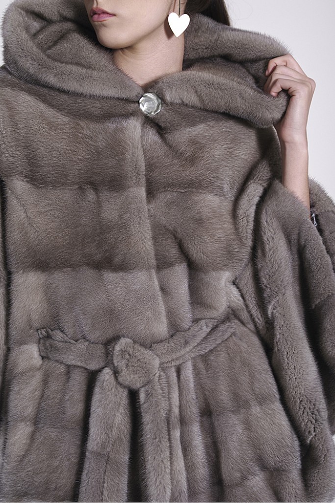 Haina de blana naturala de vizon (nurca) cu gluga si cordon, 007K, Blue Iris, Arielle, Carolina Design