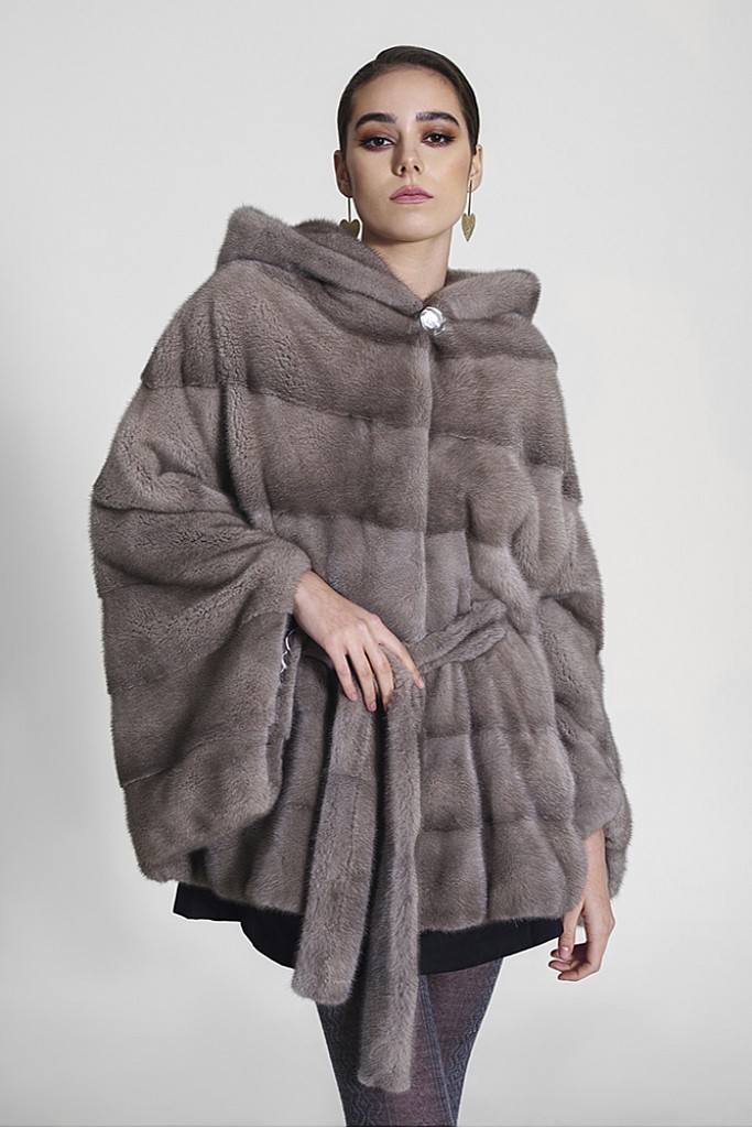 Haina de blana naturala de vizon (nurca) cu gluga si cordon, 007K, Blue Iris, Arielle, Carolina Design