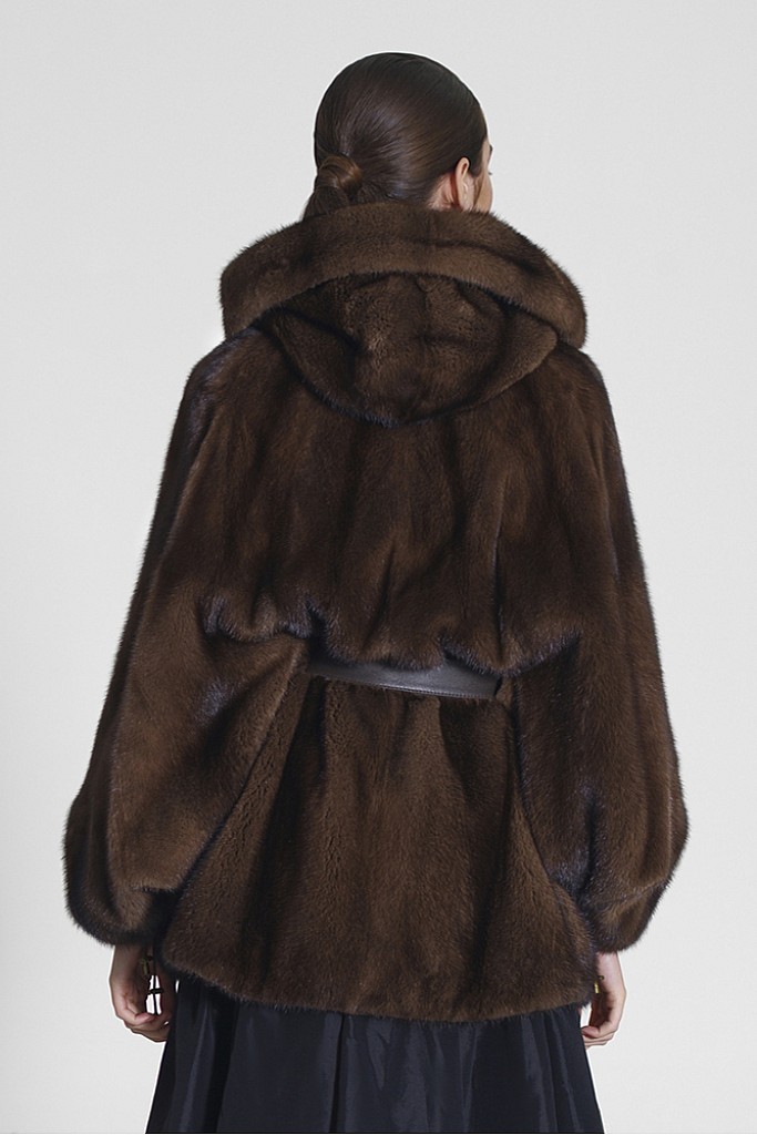 Haina de blana naturala de vizon ( nurca ) Demi Buff cu gluga si cordon