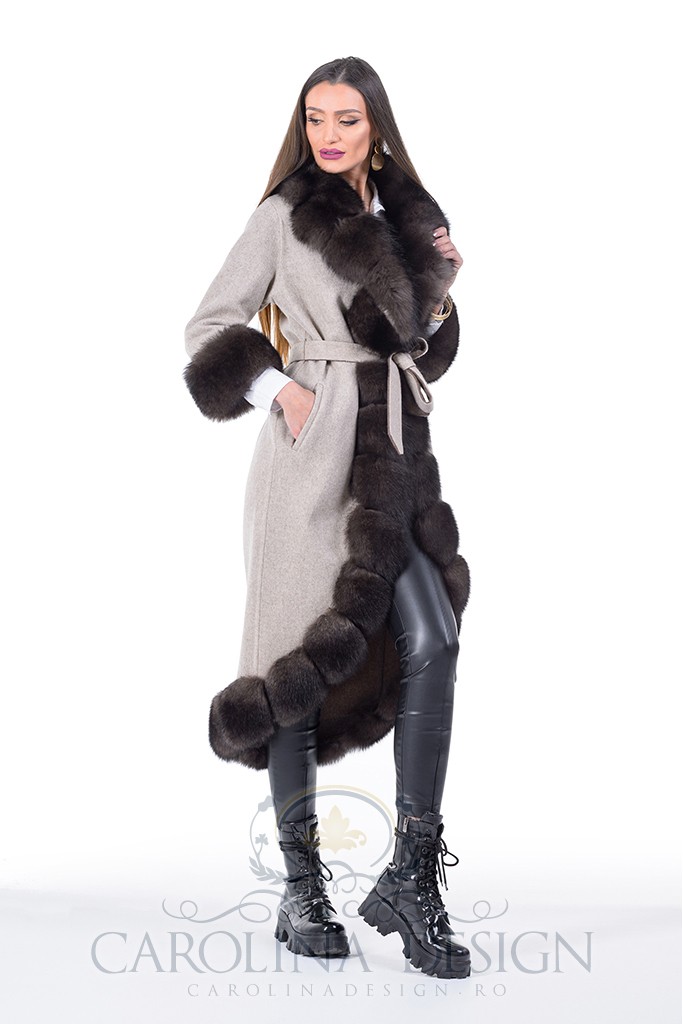 Palton din Lana de Alpaca cu blana naturala de Vulpe Polara , cu cordon si capse , ALPAKA L , Bej si Samur , Carolina Design