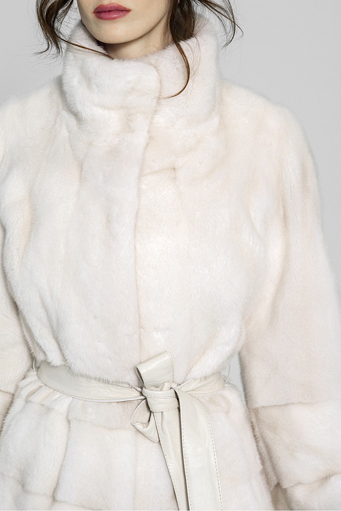 Haina de blana naturala de vizon ( nurca ) cu cordon din piele , 3252.R65 , Perla , Carolina Design